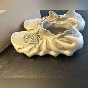 Yeezy 450 cloud white sz8.5